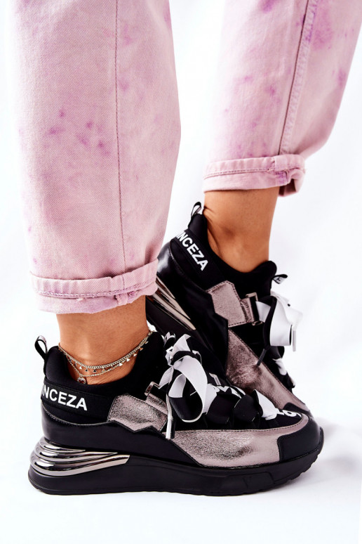 Scarpe stile sportivo Scarpe modello sneakers Colore nero e argento Dexla Scarpe stile sportivo Scarpe modello sneakers Colore nero e argento Dexla