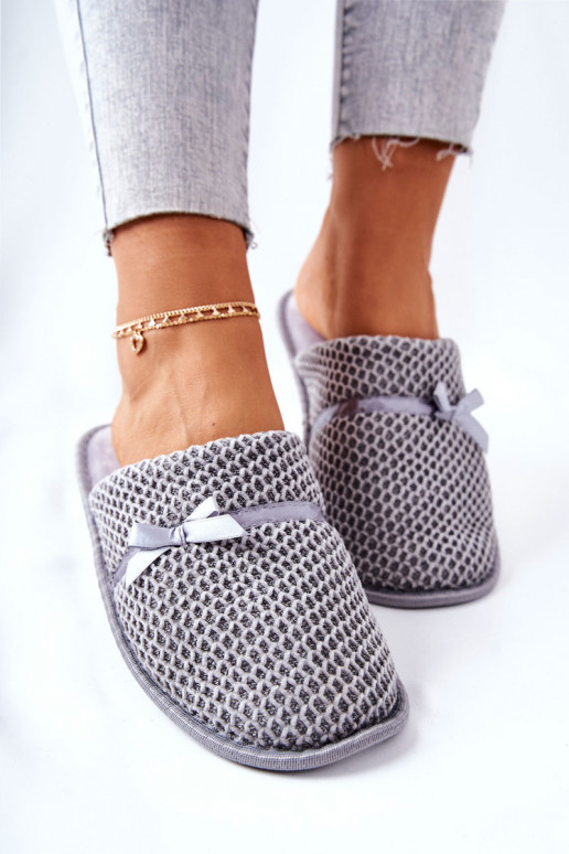 Pantofole con nastri colore grigio Evira