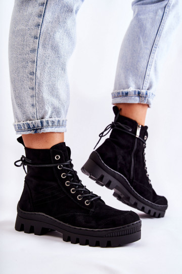 stivaletti realizzati in pelle scamosciata colore nero Layden 2