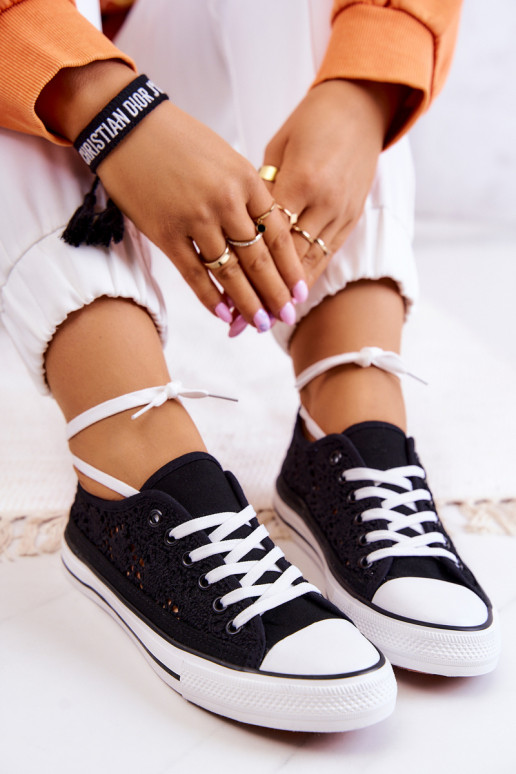 Scarpe per il tempo libero con elementi traforati in colore nero Venture