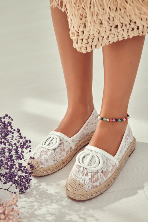 Espadrillas realizzate in pizzo con ornamenti in colore bianco Summer Dream Espadrillas realizzate in pizzo con ornamenti in colore bianco Summer Dream