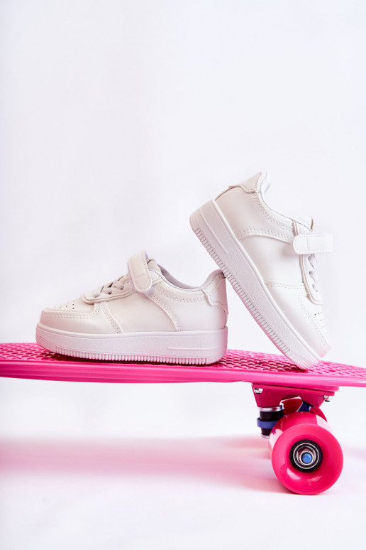 Scarpe sportive per bambini con chiusure adesive in colore bianco Elike Scarpe sportive per bambini con chiusure adesive in colore bianco Elike