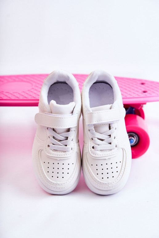 Scarpe sportive per bambini con chiusure adesive in colore bianco Elike Scarpe sportive per bambini con chiusure adesive in colore bianco Elike