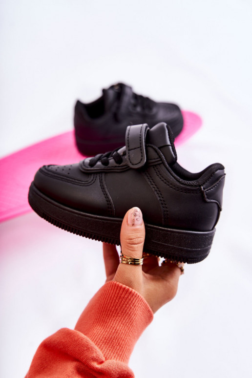 Scarpe sportive per bambini con chiusure adesive in colore nero Elike