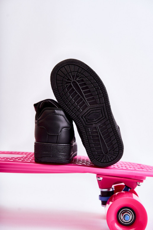 Scarpe sportive per bambini con chiusure adesive in colore nero Elike