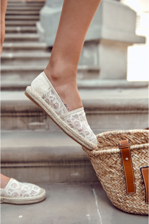Espadrillas modello classico con elementi traforati beige Catris Espadrillas modello classico con elementi traforati beige Catris