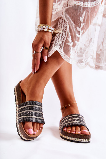 Pantofole modello classico con catene in colore nero Maddy