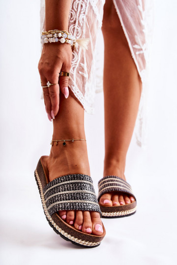 Pantofole modello classico con catene in colore nero Maddy 2