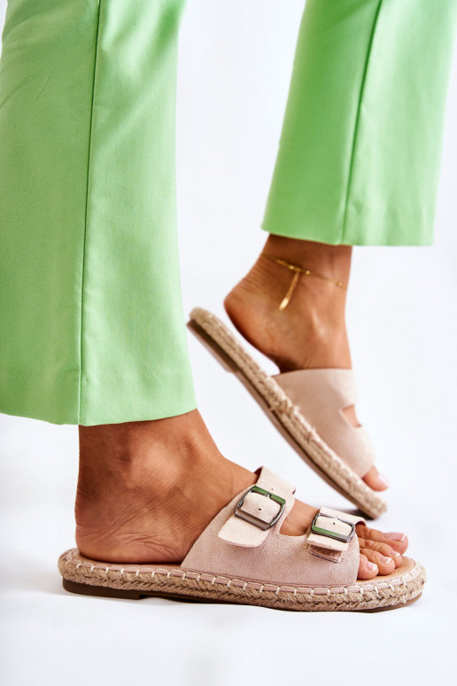 Pantofole da donna in camoscio beige Casilda, modello classico Pantofole da donna in camoscio beige Casilda, modello classico