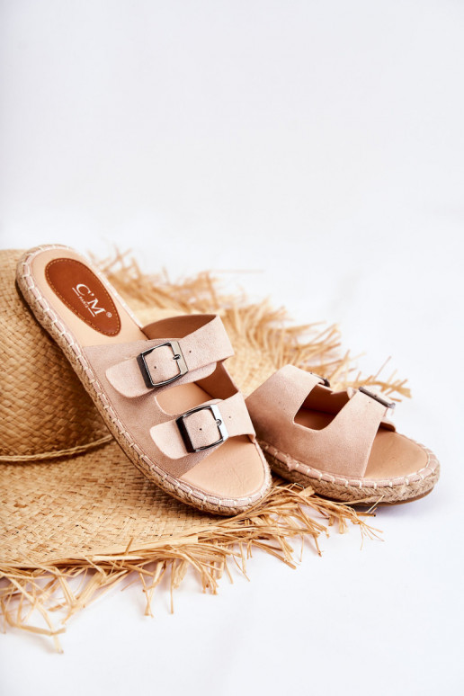 Pantofole da donna in camoscio beige Casilda, modello classico Pantofole da donna in camoscio beige Casilda, modello classico