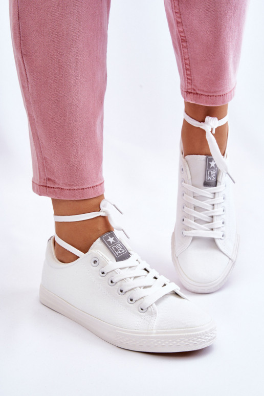Scarpe casual del modello classico in colore bianco Eleya