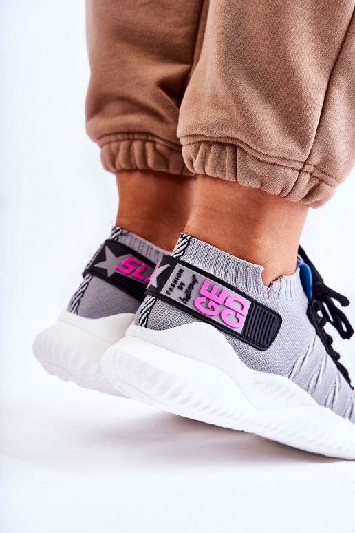 Scarpe Klayra del modello sneaker in colore grigio Scarpe Klayra del modello sneaker in colore grigio