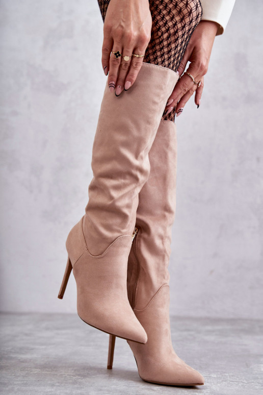 Stivali lunghi Ameya in pelle scamosciata modello classico con tacco sottile in colore beige