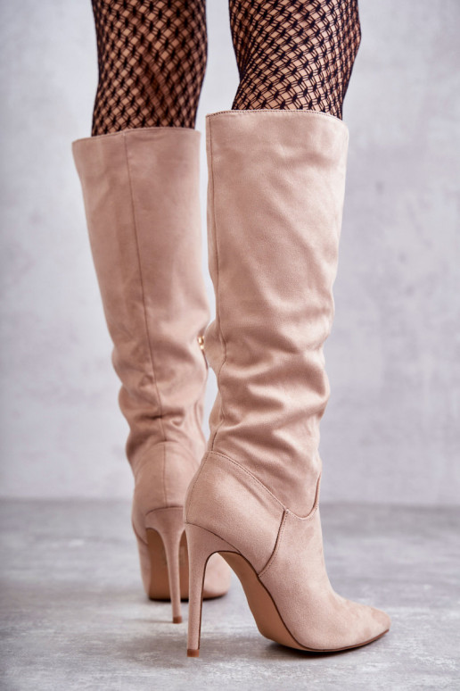 Stivali lunghi Ameya in pelle scamosciata modello classico con tacco sottile in colore beige