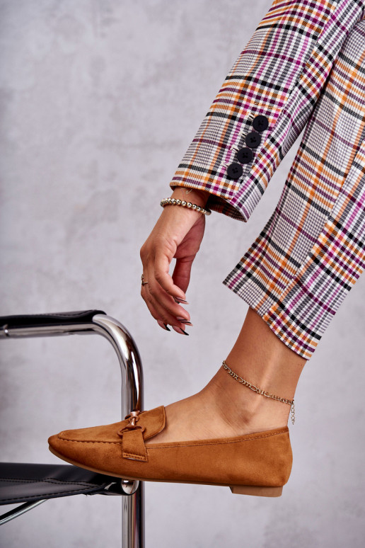 realizzato in mocassini scamosciati con ornamenti colore marrone Santi realizzato in mocassini scamosciati con ornamenti colore marrone Santi