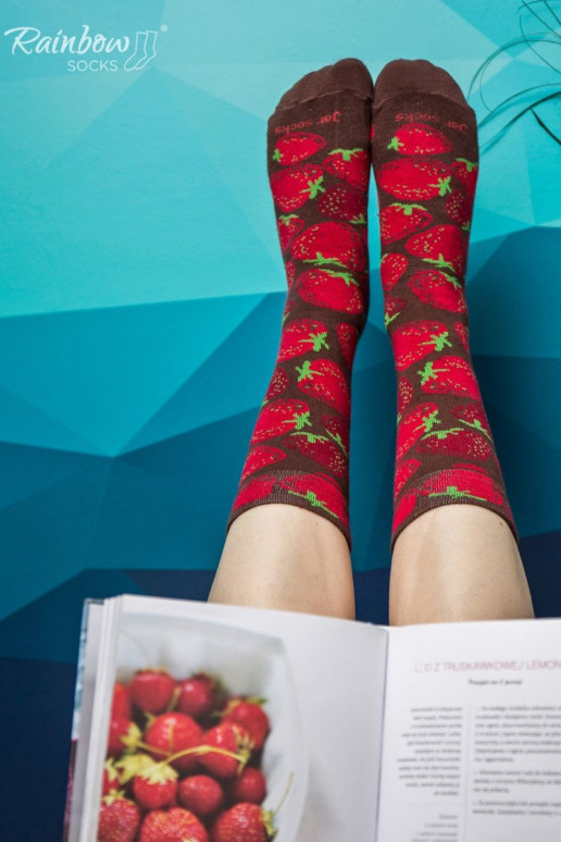 2 paia di calzini colorati in una scatola