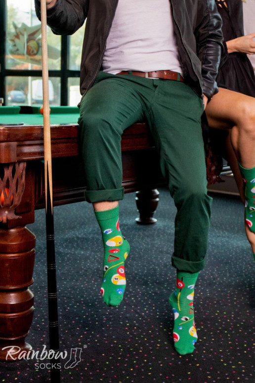 3 paia di calzini colorati in una scatola