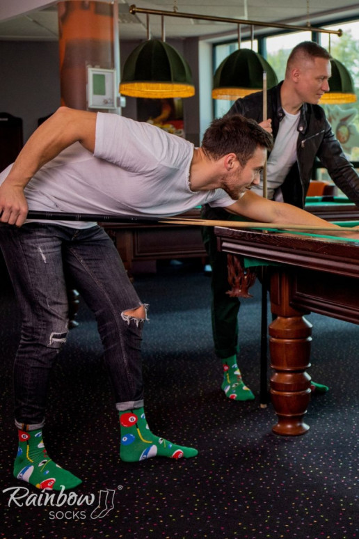 3 paia di calzini colorati in una scatola