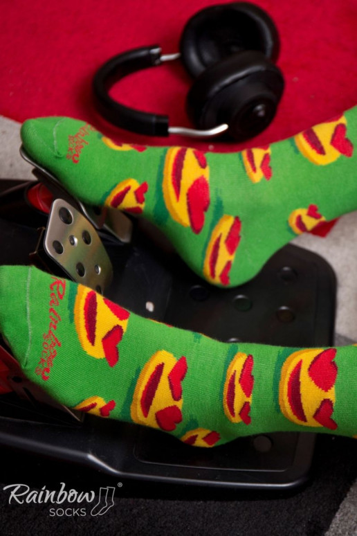 3 paia di calzini colorati in una scatola