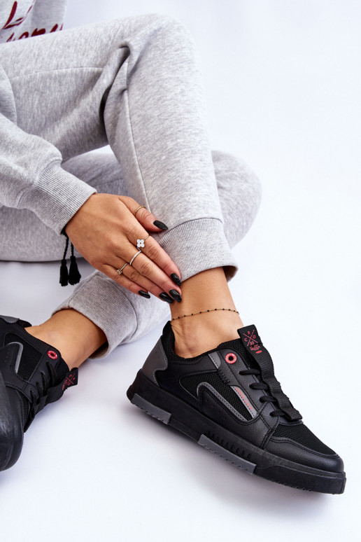 Scarpe da ginnastica modello Cross Jeans LL2R4012C colore nero Scarpe da ginnastica modello Cross Jeans LL2R4012C colore nero