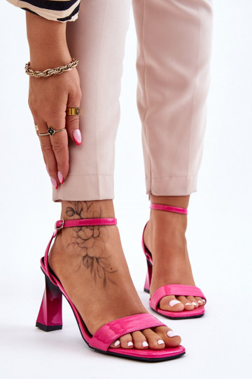 con effetto lacca Eleganti sandali con tacco alto nel colore rosa Owen