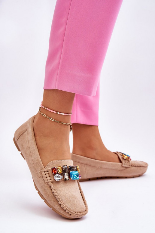 Eleganti mocassini in camoscio con occhielli lucenti in Lucille beige Eleganti mocassini in camoscio con occhielli lucenti in Lucille beige