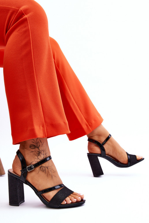 con lucentezza Eleganti sandali con tacco alto in colore nero Alicia