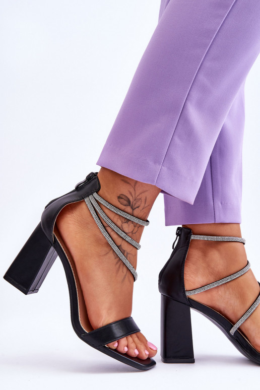 sandali alla moda con occhi scintillanti in colore nero Carma