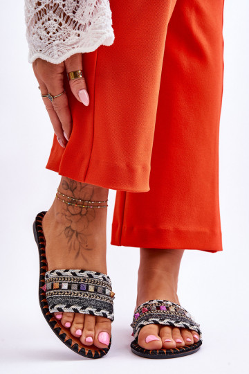 Pantofole decorate in colore nero Bellisa 2