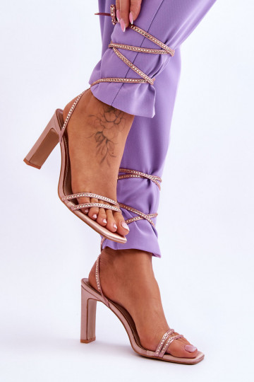 Eleganti sandali stringati con rivetti Nude Nessy 2