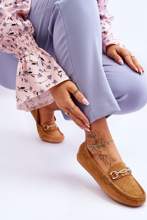 Mocassini classici in pelle scamosciata con ornamenti in colore marrone Amera Mocassini classici in pelle scamosciata con ornamenti in colore marrone Amera