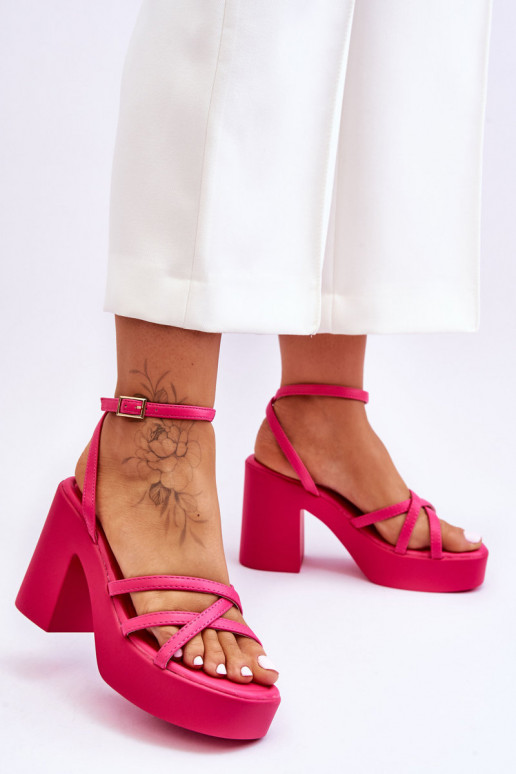 Eleganti sandali con tacco alto e cinturini nel colore rosa Shemira
