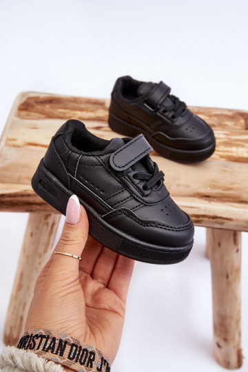 Scarpe sportive per bambini del modello classico in colore nero Marlin