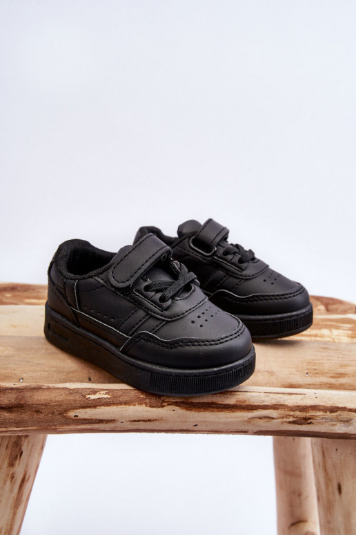 Scarpe sportive per bambini del modello classico in colore nero Marlin
