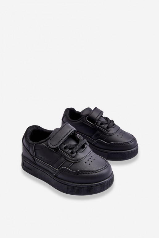 Scarpe sportive per bambini del modello classico in colore nero Marlin