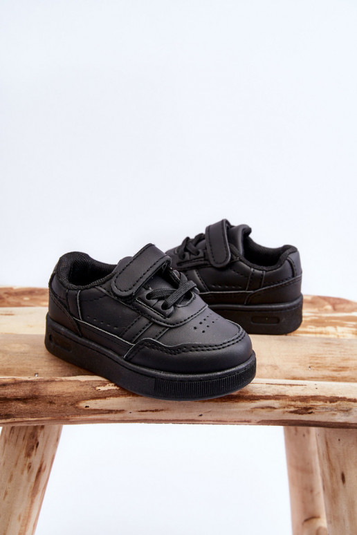 Scarpe sportive per bambini del modello classico in colore nero Marlin