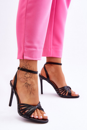 Sandali da donna con tacco sottile di colore nero My Darling 2