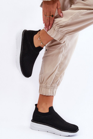 Scarpe sportive del modello resistente in colore nero Ferive 2