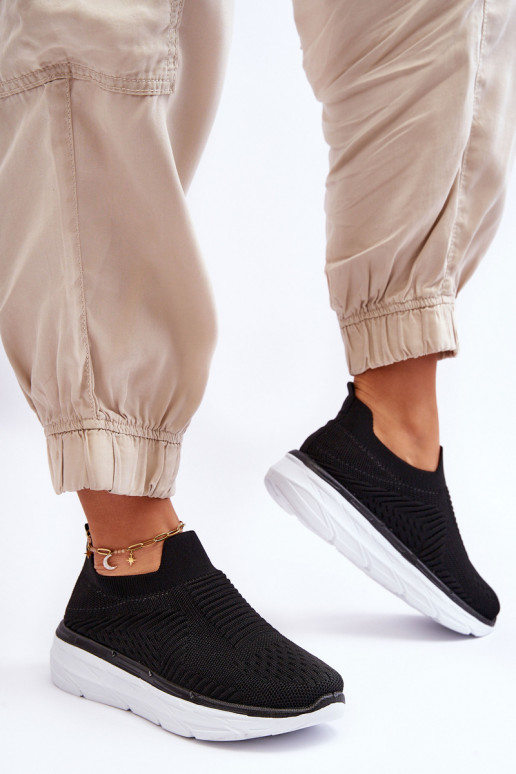 Scarpe sportive del modello resistente in colore nero Ferive