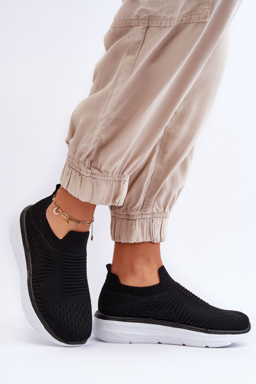 Scarpe sportive del modello resistente in colore nero Ferive
