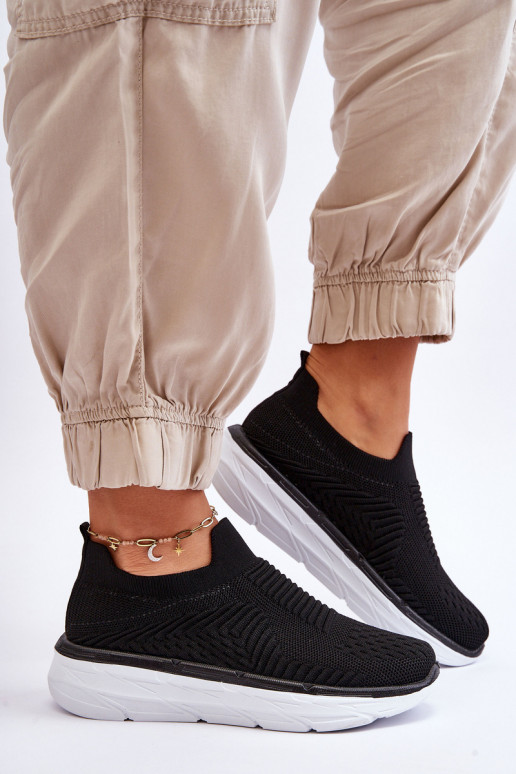 Scarpe sportive del modello resistente in colore nero Ferive