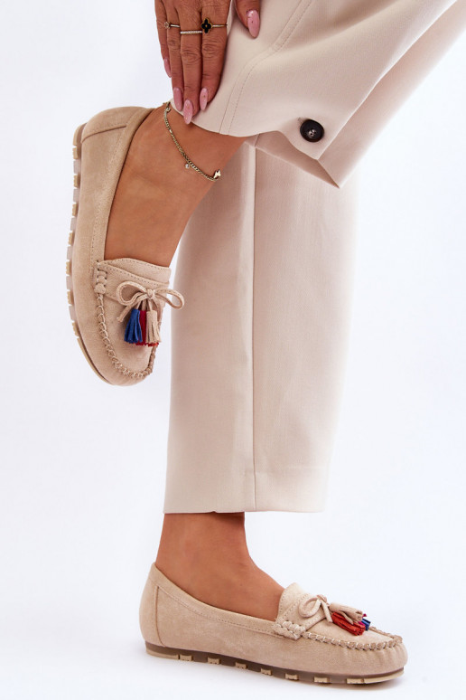Mocassini in camoscio con nappine in Dorine beige