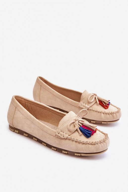 Mocassini in camoscio con nappine in Dorine beige