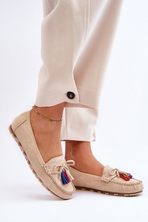 Mocassini in camoscio con nappine in Dorine beige
