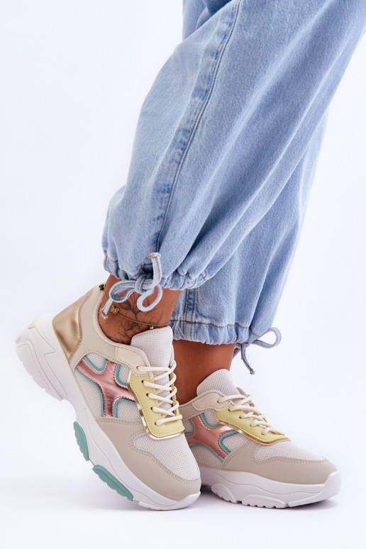 Scarpe modello sneakers con lacci in vari colori di Cortes