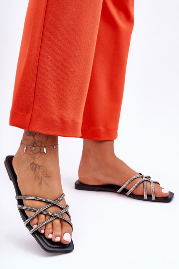 Pantofole con cinturini I colore nero Leomi