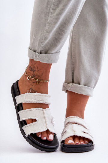 Pantofole con chiusure adesive in colore bianco Lamirose 2