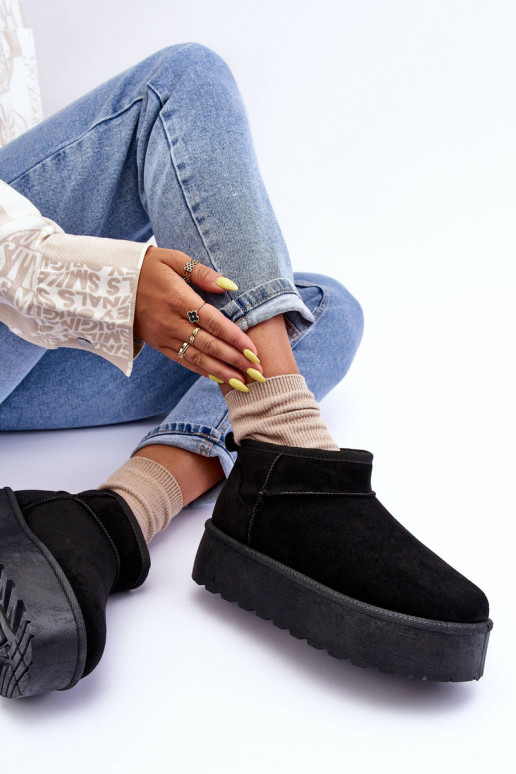 Doposci in pelle scamosciata con plateau in Corcoran nero Doposci in pelle scamosciata con plateau in Corcoran nero