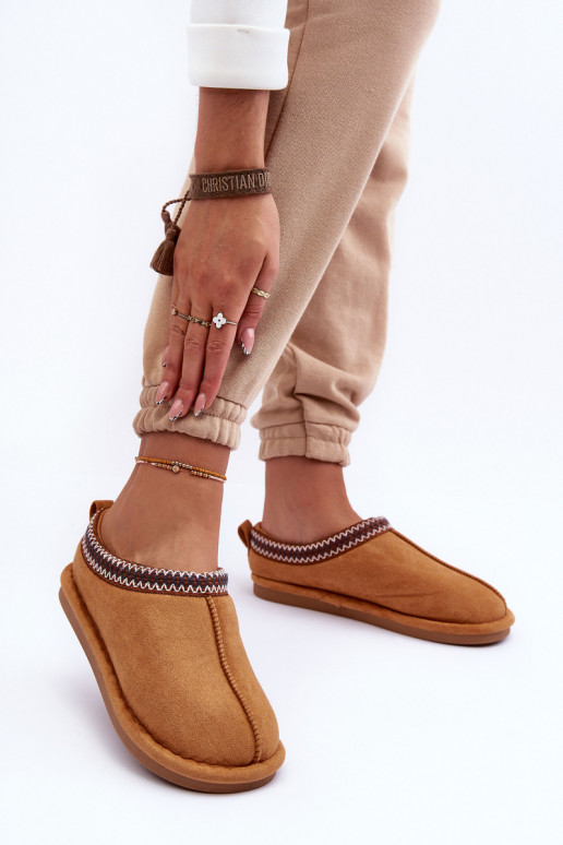 Pantofole Polinna in camoscio marrone con pelliccia Pantofole Polinna in camoscio marrone con pelliccia