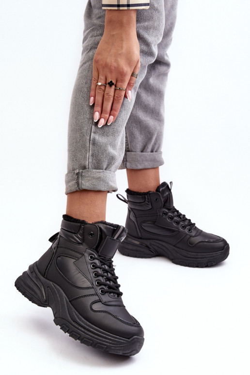 scarpe sportive riscaldate con lacci in colore nero Dejana